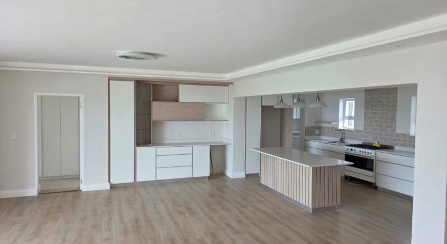 5 Bedroom Property for Sale in Baron View Western Cape